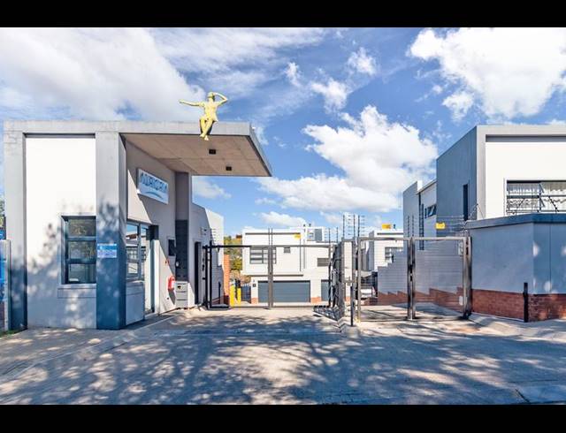 2 BEDROOM DUPLEX FOR SALE IN HURLINGHAM